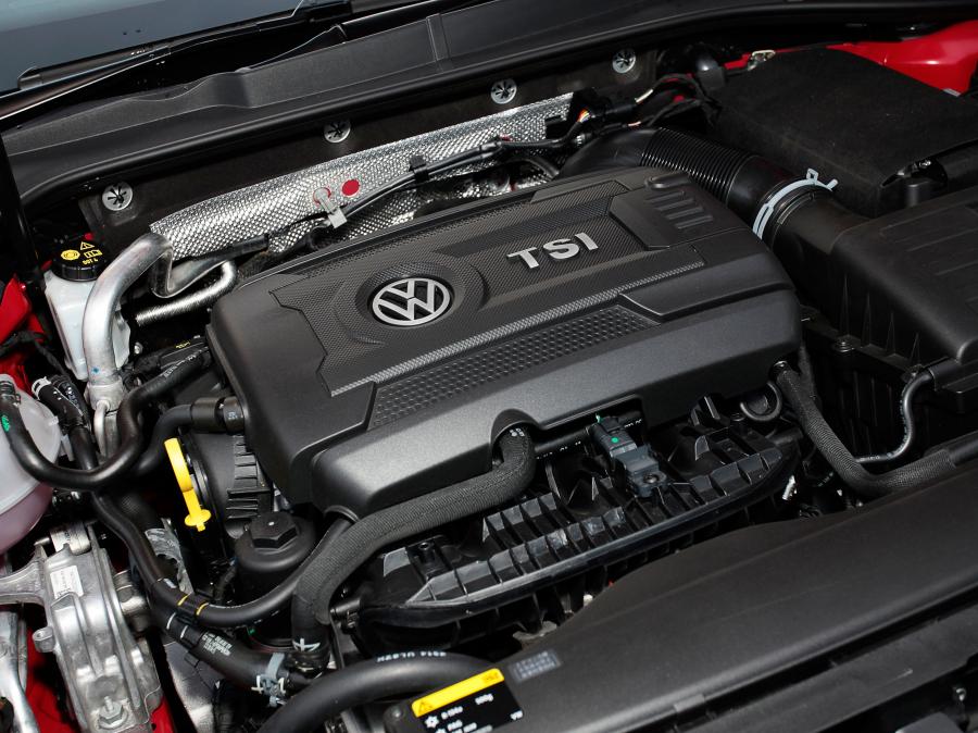 Моторный отсек Volkswagen Golf Alltrack (Typ 5G) 2015 года  (JP) (фото 7 из 10)